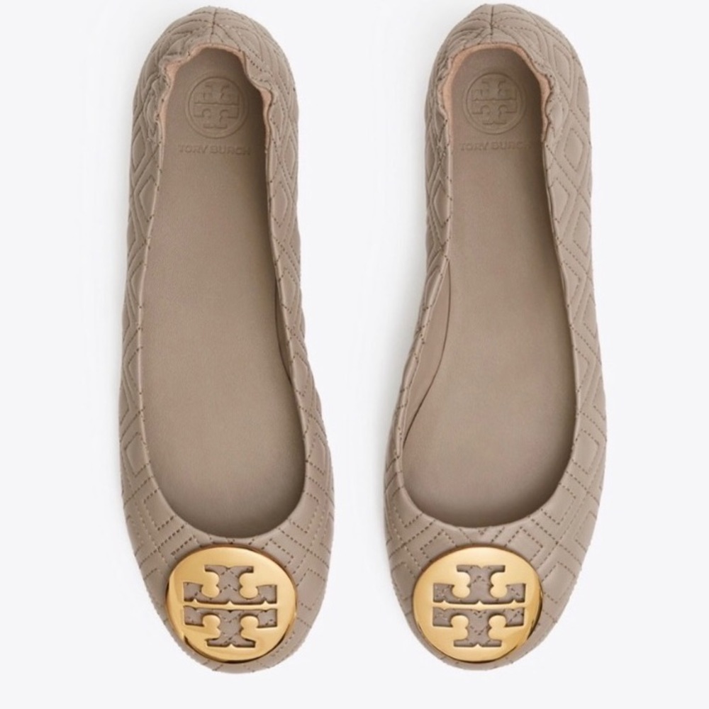 Tory Burch Quilted Minnie travel flats With gold Metal logo! Like new!! Size 9